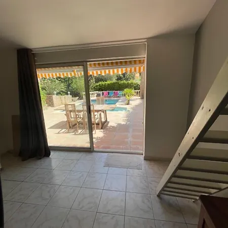 Studio Avec Piscine *